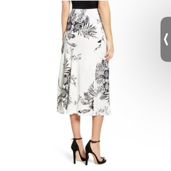 Leith | White Floral Midi Skirt - Picture 2 of 3